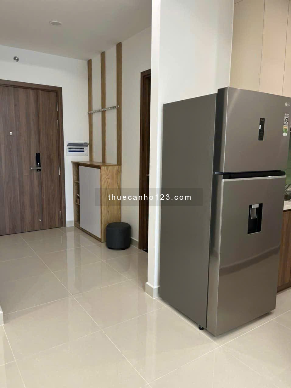 Căn hộ 81m2, 2p ngủ, NTCC, C/c Bàu Cát, Tân Bình chỉ 13tr/th