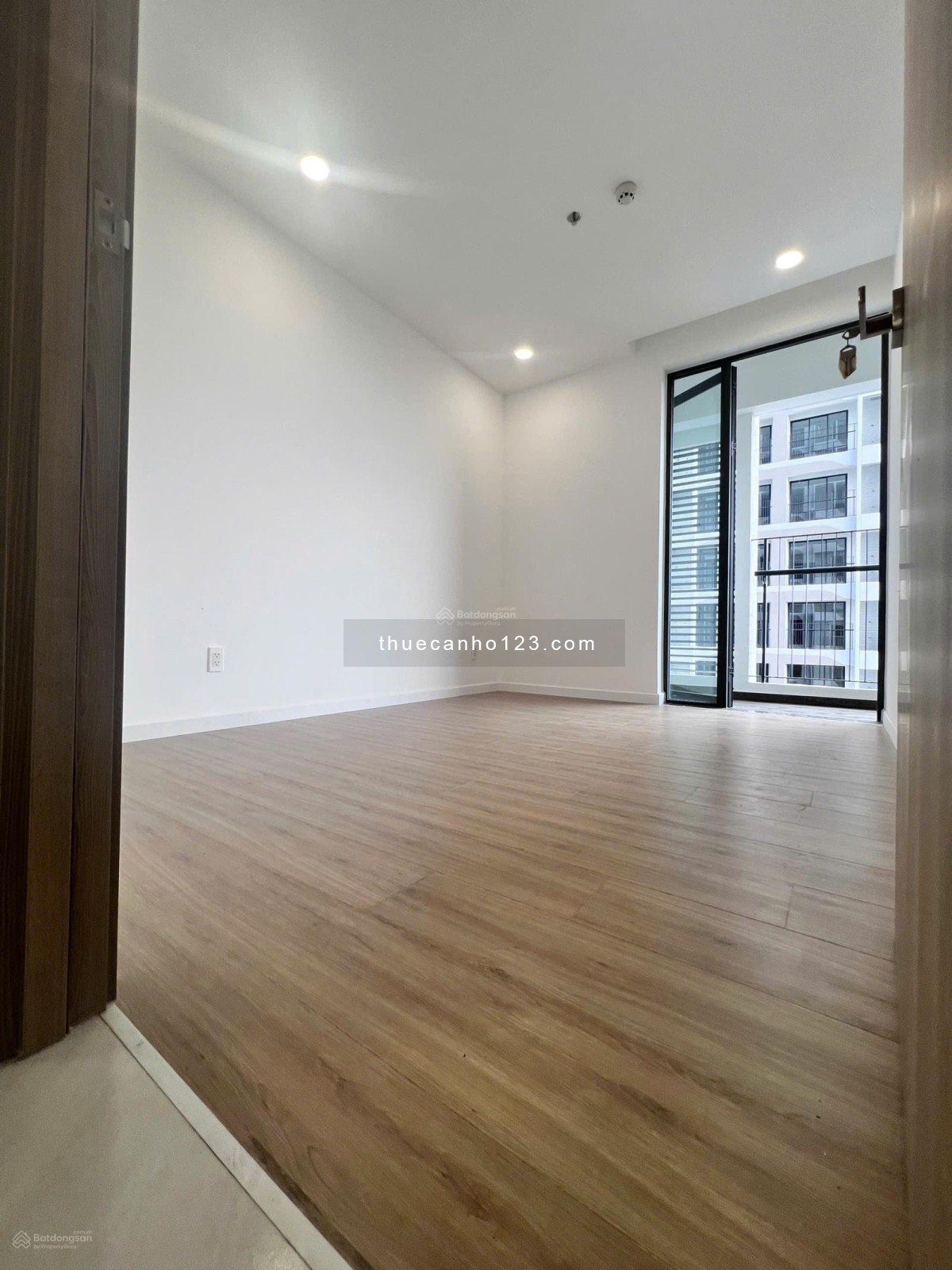 Cho Thuê 1PN + 1: 65m² Căn Hộ Cao Cấp MT Eastmark City