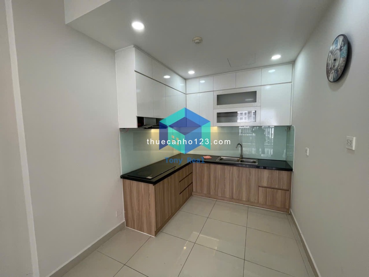 Cho thuê căn hộ Orchard Parkview Hồng Hà, 3Pn.2Wc Nội Thất Cơ Bản 18Tr Xem Tel 0942-811-343 Tony