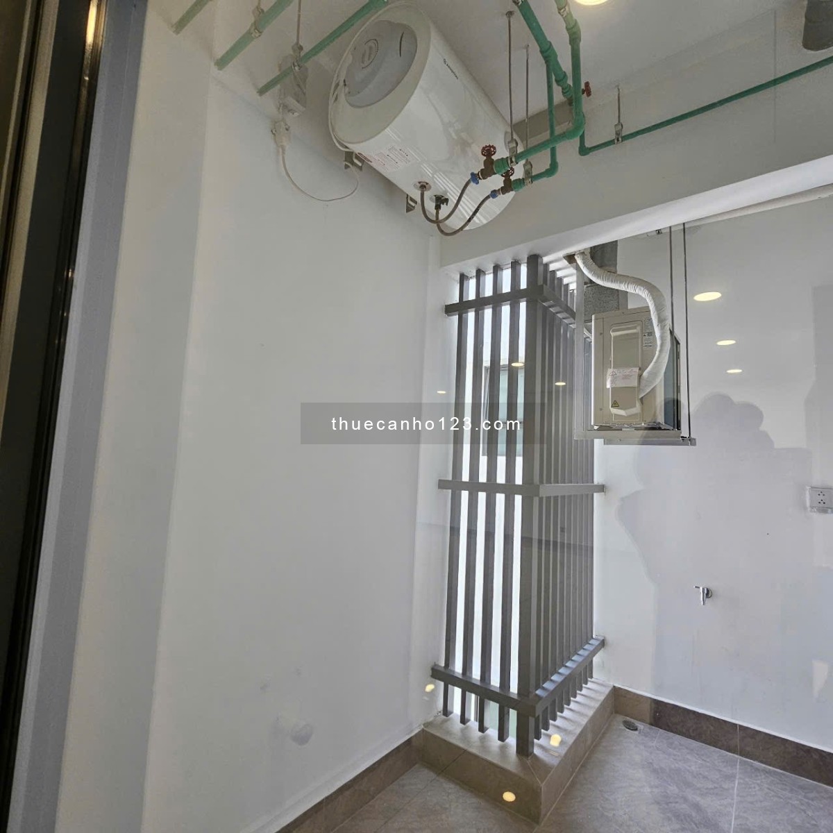 Cho thuê 2PN 96m2 Diamond Brilliant 16tr NTCB,view hồ bơi Celadon City Q. Tân Phú