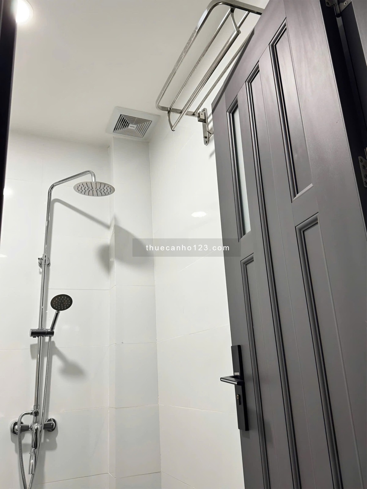 Cho thuê căn hộ Studio Cửa sổ thoáng Q4 gần ĐH Luật, ĐH Nguyễn Tất Thành, Cầu Ông Lãnh, cầu Calmette