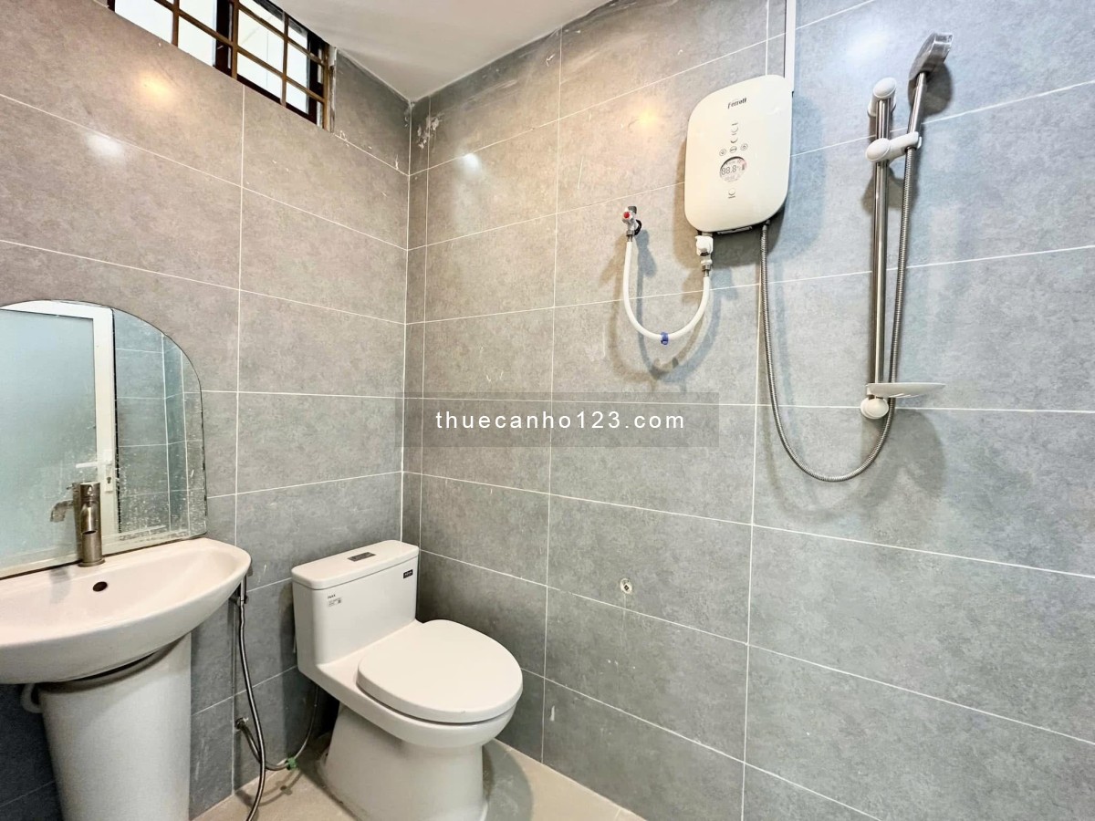 Căn hộ ban công ngay Sân Bay Tân Sơn Nhất, gần Phú Nhuận, Vòng Xoay Lăng Cha Cả, Tân Bình