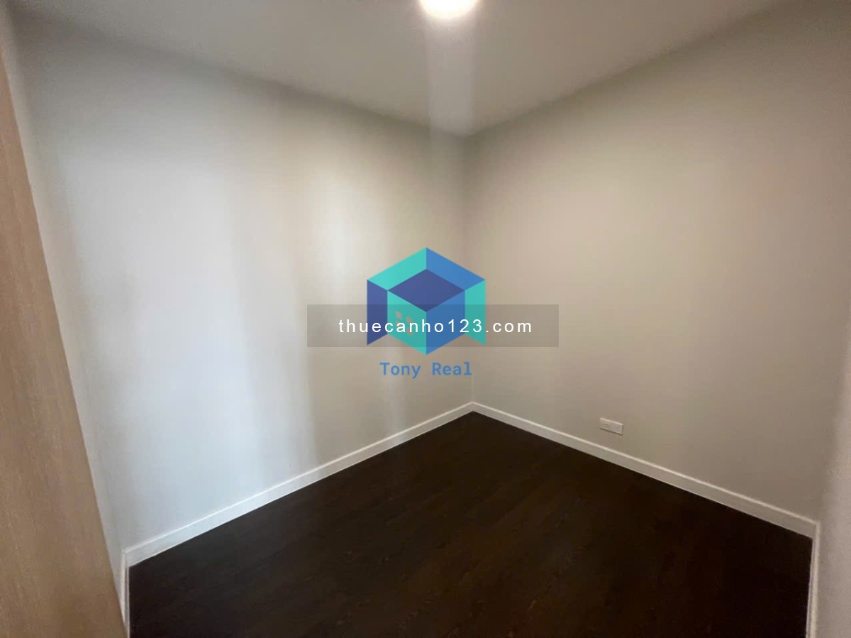 Cho thuê căn hộ Orchard Parkview Hồng Hà, 3Pn.2Wc Nội Thất Cơ Bản 18Tr Xem Tel 0942-811-343 Tony