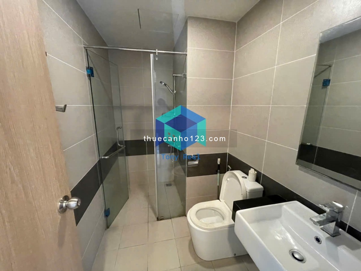 Cho thuê căn hộ Orchard Parkview Hồng Hà, 3Pn.2Wc Nội Thất Cơ Bản 18Tr Xem Tel 0942-811-343 Tony