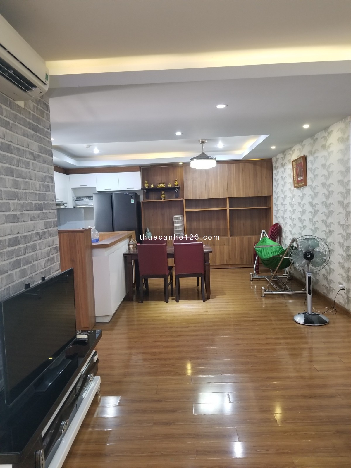 Chung cư Ruby, Nguyễn Sỹ sách - Tân Bình rộng 90m2 - 2p ngủ, 10tr/th