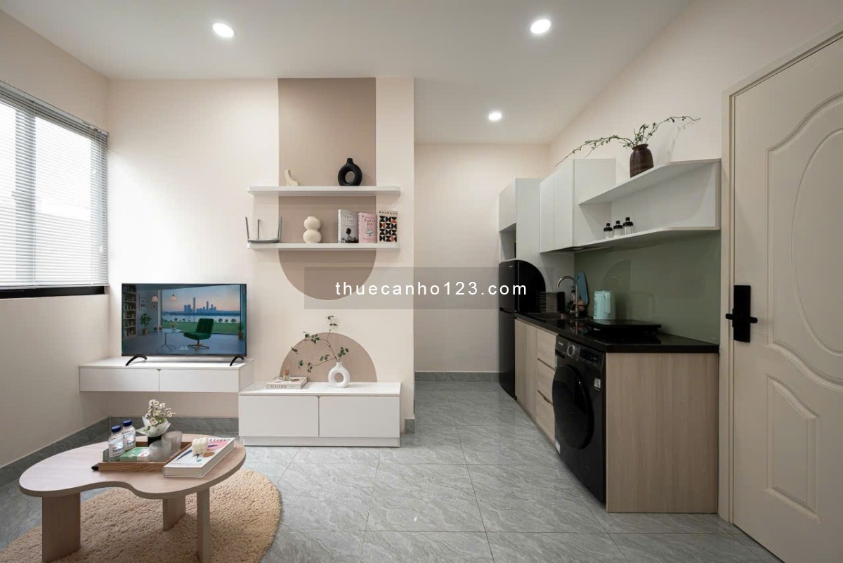 Căn Hộ 1 Phòng Ngủ Full Nội Thất, Thoáng Mát, Thang Máy, Giặt Riêng. Ngay Ngã Tư Hàng Xanh.