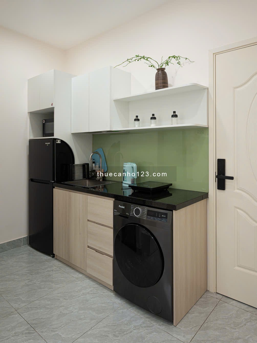 Căn Hộ 1 Phòng Ngủ Full Nội Thất, Thoáng Mát, Thang Máy, Giặt Riêng. Ngay Ngã Tư Hàng Xanh.