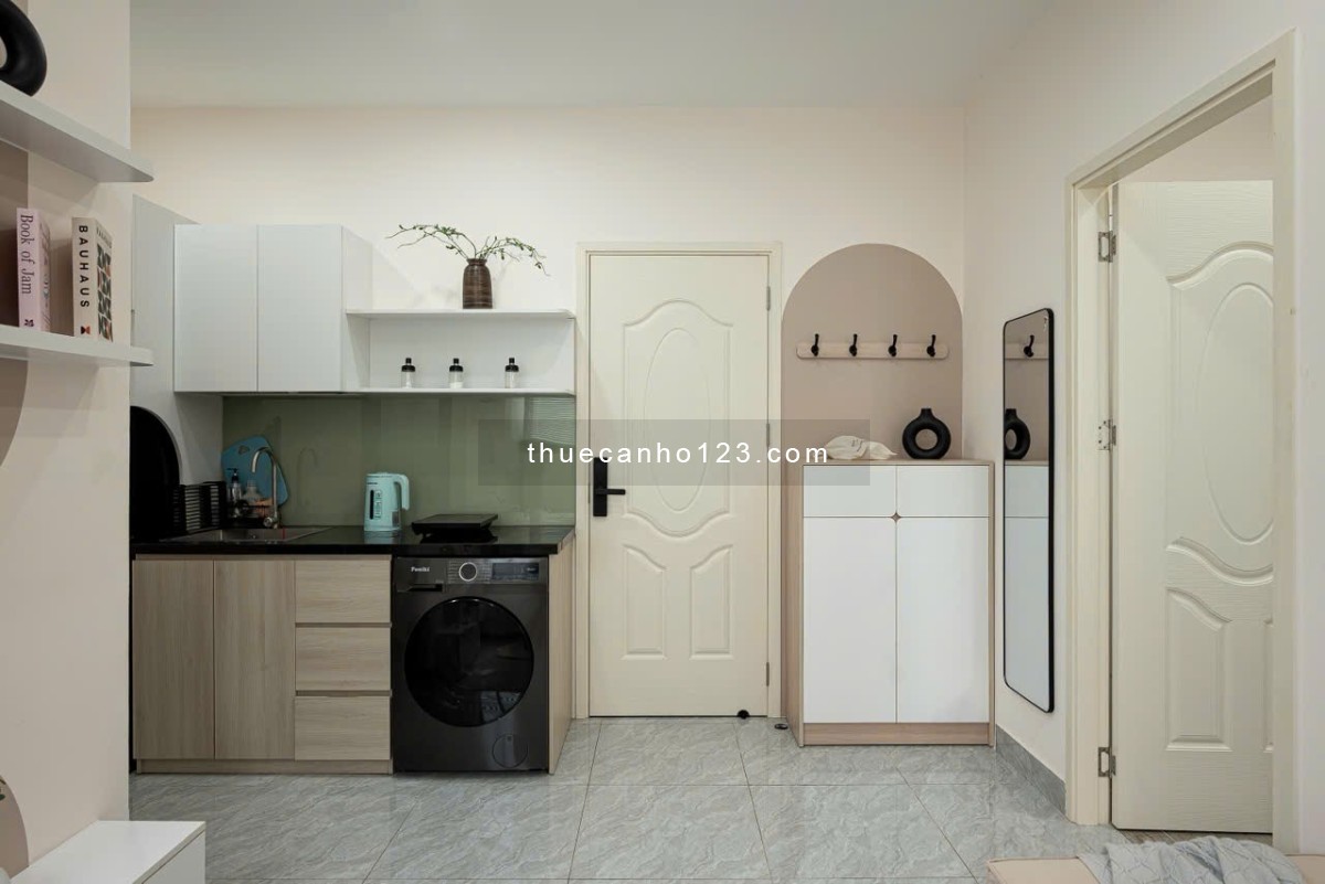 Căn Hộ 1 Phòng Ngủ Full Nội Thất, Thoáng Mát, Thang Máy, Giặt Riêng. Ngay Ngã Tư Hàng Xanh.