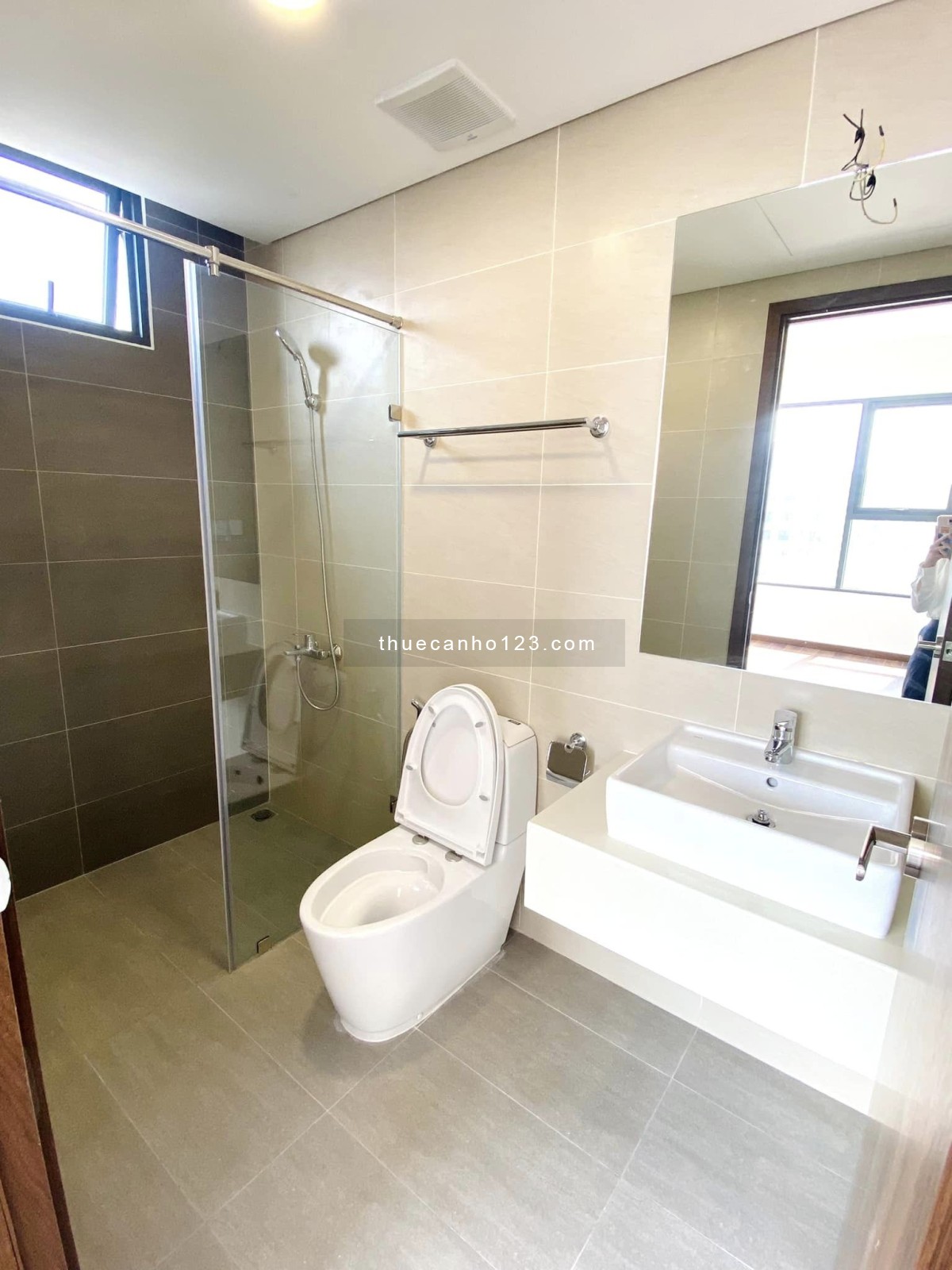 Cho thuê Căn hộ Mizuki Park 3Pn, Máy Lạnh, Máy Nước Nóng, Dọn Vào Ở Ngay !