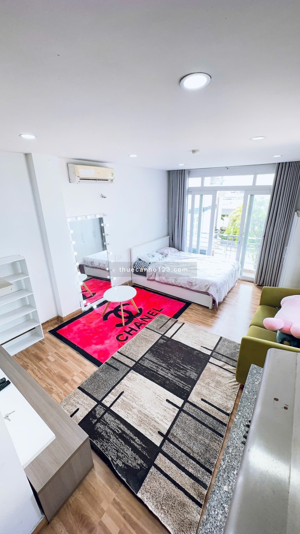 Cho thuê studio mặt tiền Bến Vân Đồn ngay cầu Calmette, Đh Luật, Đh Nguyễn Tất Thành