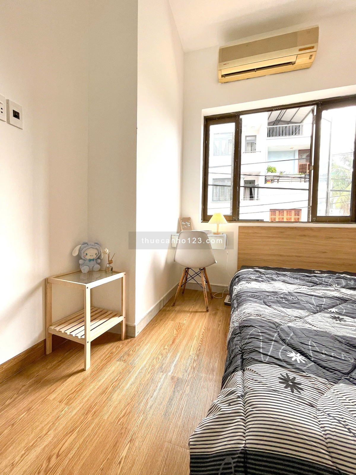 Cho Thuê Căn Hộ 50m2 - 2 Phòng Ngủ - Full Nội Thất Ngay Nhà Ga T1 & T3