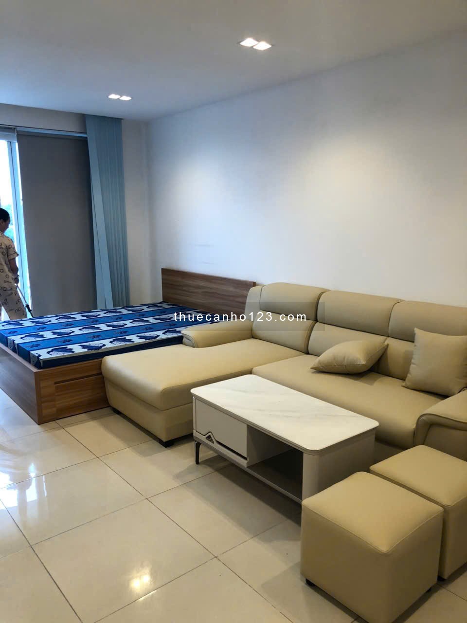 Cho thuê căn hộ 1PN chung cư Sky Center Phổ Quang giá chỉ 12tr/th, ở ngay.LH 0932 192 028-Ms.Mai