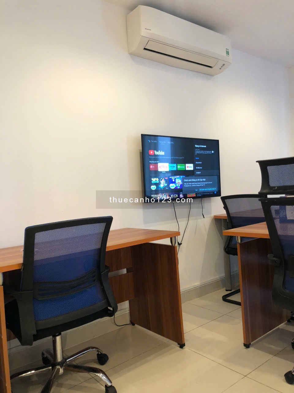 Cho thuê căn hộ 1PN chung cư Sky Center Phổ Quang giá chỉ 12tr/th, ở ngay.LH 0932 192 028-Ms.Mai