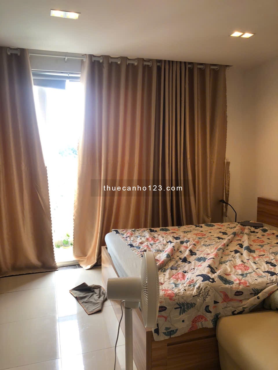 Cho thuê căn hộ 1PN chung cư Sky Center Phổ Quang giá chỉ 12tr/th, ở ngay.LH 0932 192 028-Ms.Mai