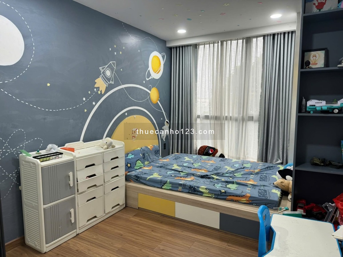 Cho thuê Saigon Aiport plaza Tân Bình với 95m2, 2PN, 2WC, Nội thất cao cấp, nhà đẹp ở liền.