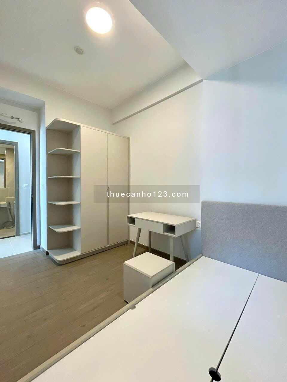 Cho Thuê West Gate 7tr Căn 2PN 2WC – Nội Thất Giường, Tủ, Bàn, Máy Nước Nóng, Bếp