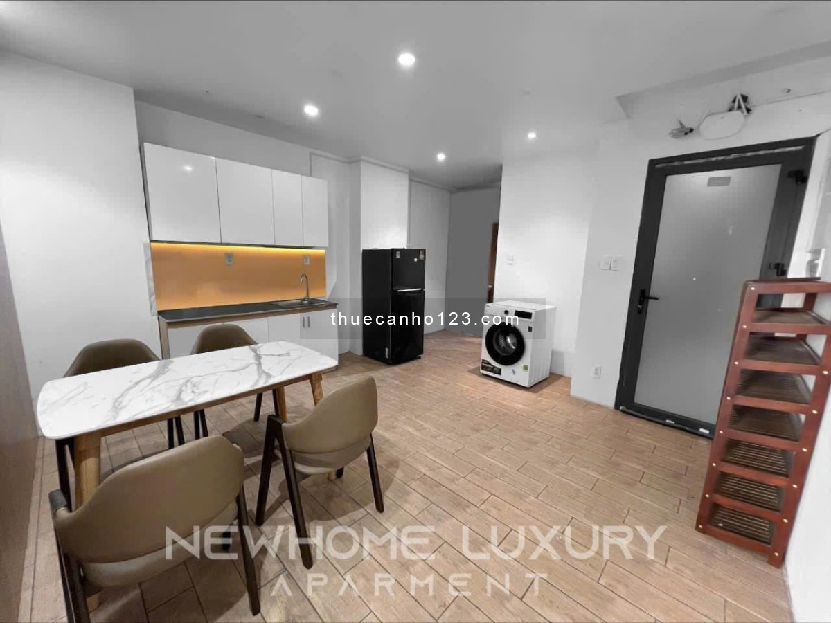 Cho thuê căn hộ Balcony _ Thang máy Lê Văn Sỹ gần cầu Công Lý _ Bờ kè Hoàng Sa _ nhà thờ Ba Chuông