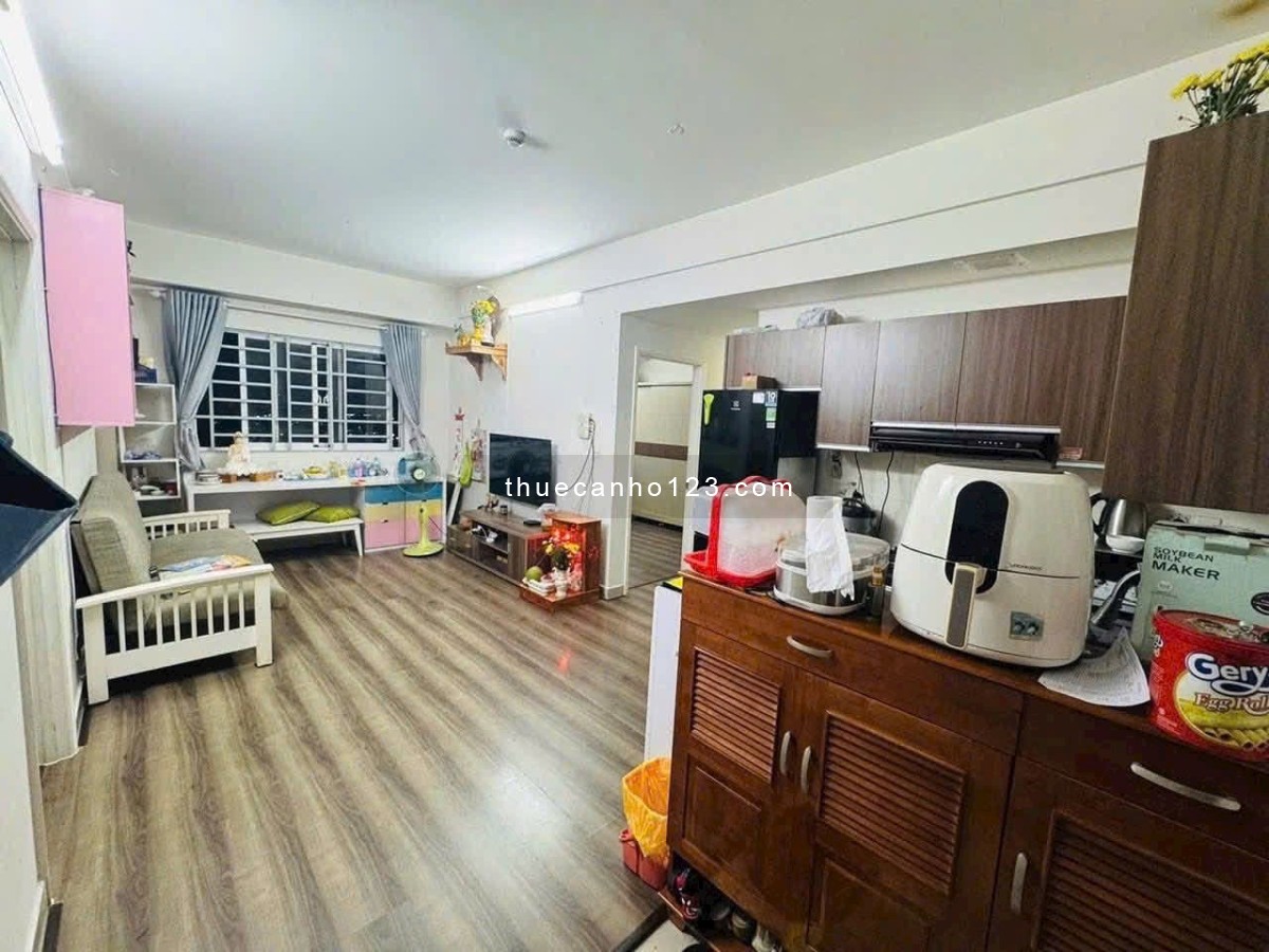 Cho thuê chung cư Bàu Cát, Tân BÌnh căn 2p ngủ, có nội thất giá 10,5tr/th
