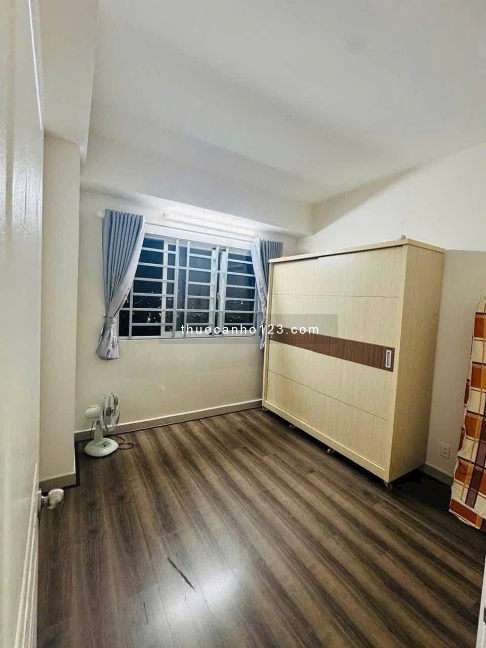 Cho thuê chung cư Bàu Cát, Tân BÌnh căn 2p ngủ, có nội thất giá 10,5tr/th