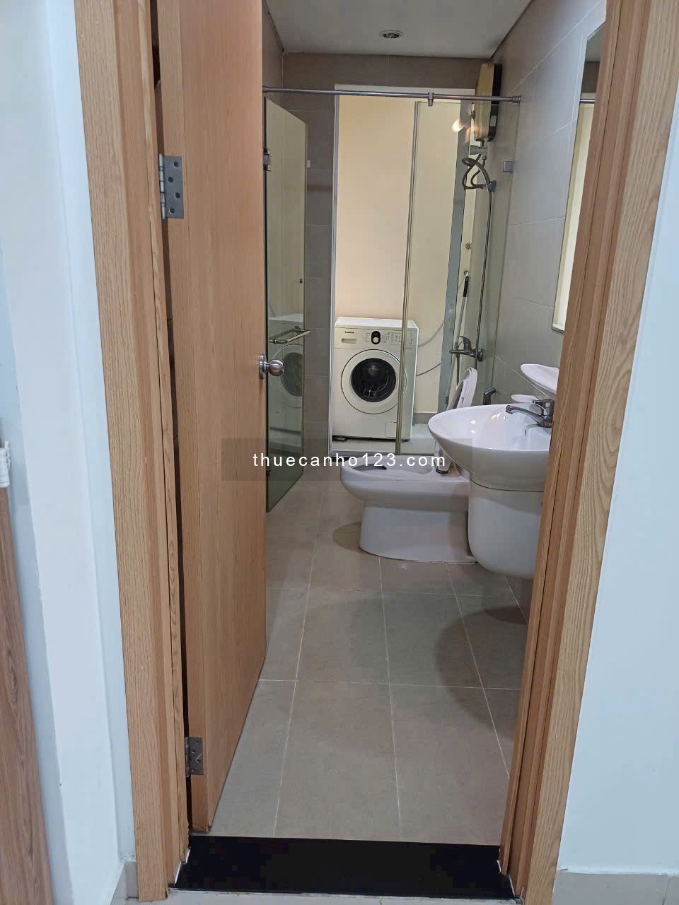 Cho thuê chung cư 2p ngủ Cộng Hòa Plaza, Tân Bình có nội thất chỉ 12tr/th