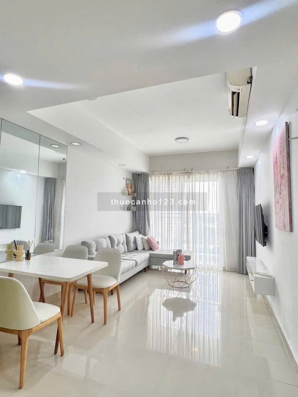 Cho thuê căn hộ 2p ngủ Carillon 1, Hoàng Hoa Thám, Tân Bình chỉ 12tr/th