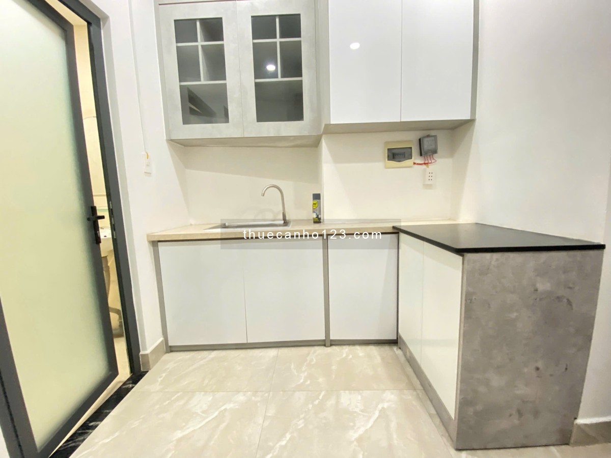 Căn hộ ban công siêu rộng full nội thất gần ga t3 cv Hoàng Văn Thụ quận Tân Bình