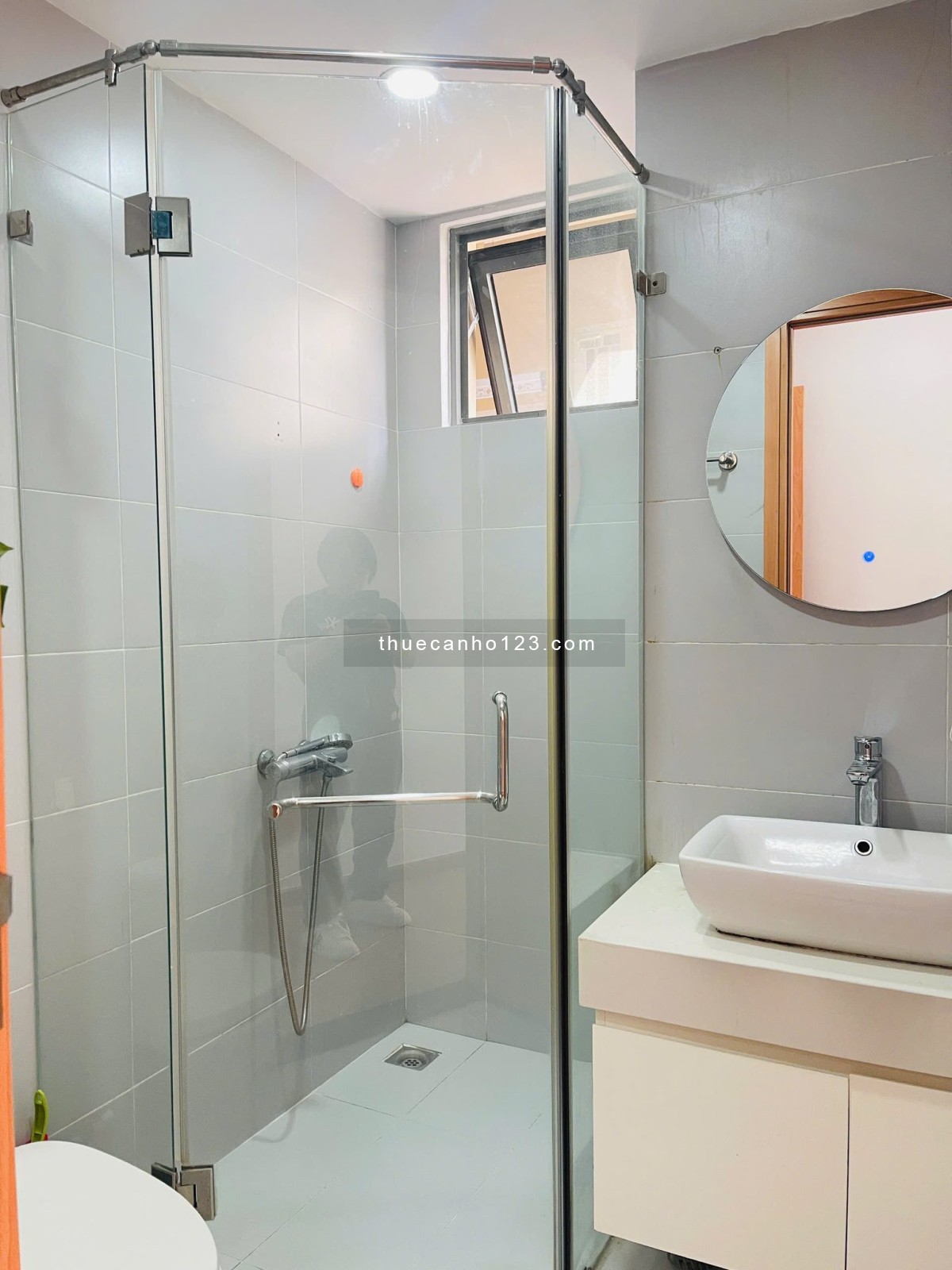 Thue Goldview - Quận 4 cho thuê căn hộ 2PN 2WC