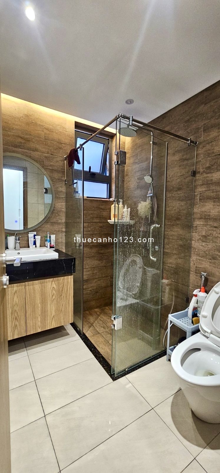 Cho thuê căn góc 2PN, 88m2, 22tr , nội thất full , có ô xe hơi, bao PQL Diamond Plus Celadon City