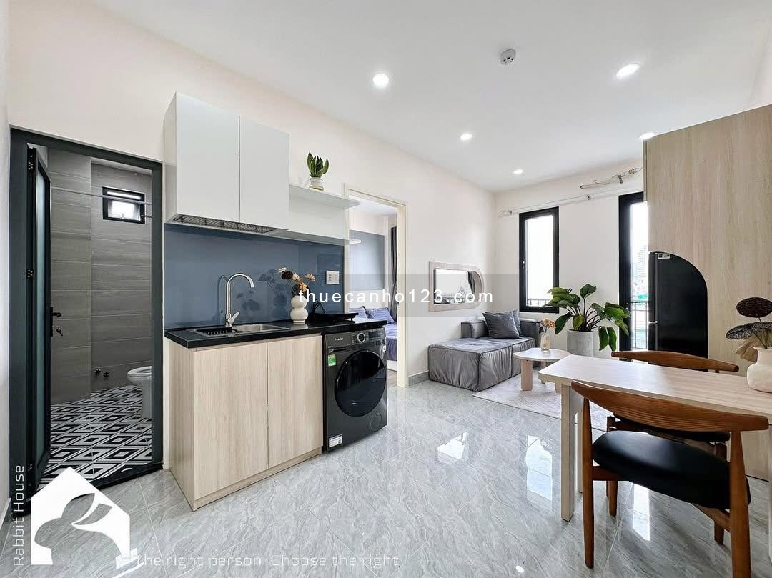 Khai trương căn hộ 1 phòng ngủ riêng, ban công 45m² – E-Town Cộng Hòa, toàn bộ nội thất mới 100%.