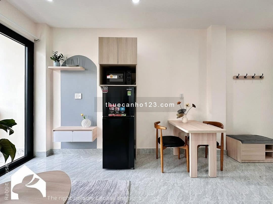 Khai trương căn hộ 1 phòng ngủ riêng, ban công 45m² – E-Town Cộng Hòa, toàn bộ nội thất mới 100%.