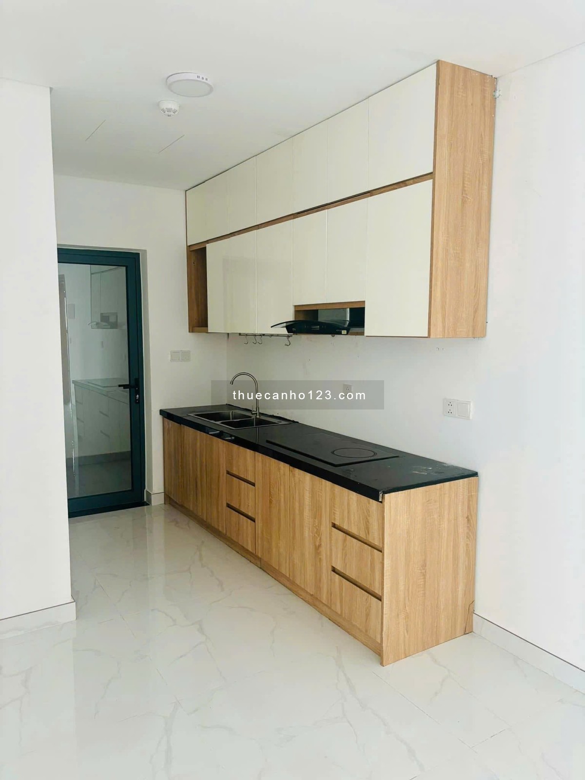 Deal hời giá thuê chỉ 15tr/th bao phí quản lý khu Diamond Alnata Celadon City Tân Phú.