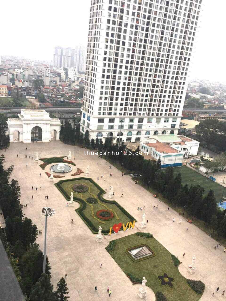 Cho thuê căn hộ góc Royal City – View quảng trường cực đẹp, lâu dài