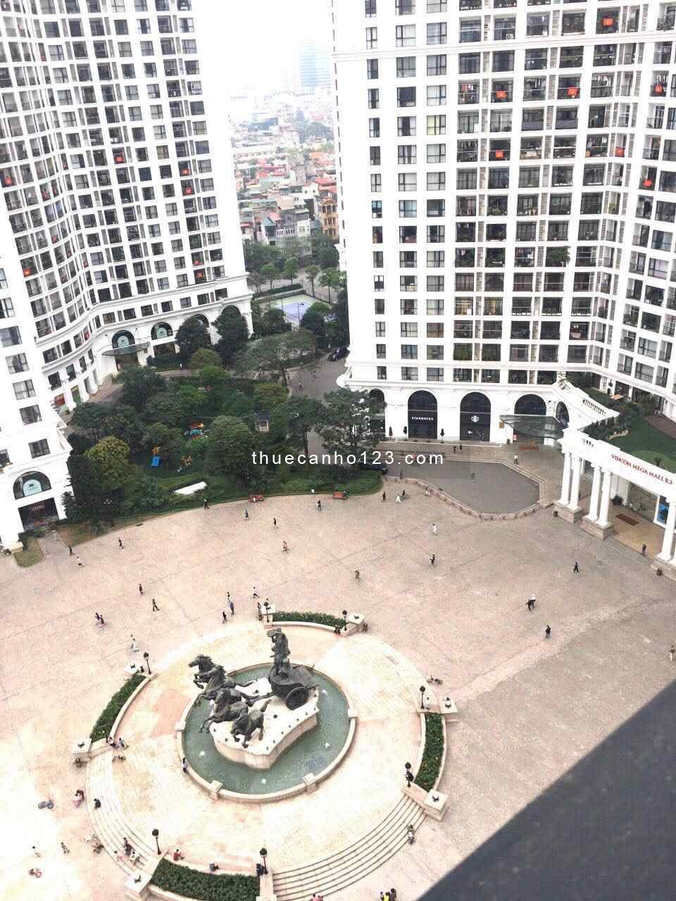 Cho thuê căn hộ góc Royal City – View quảng trường cực đẹp, lâu dài