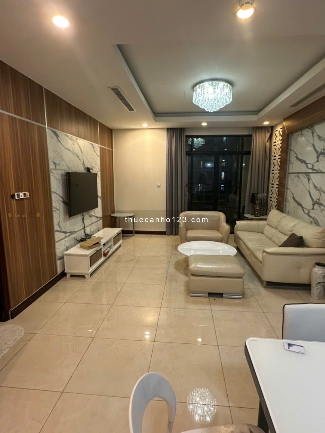 Cho thuê căn hộ 2PN VIP – R3 Royal City – Full nội thất, chỉ 21 triệu/tháng