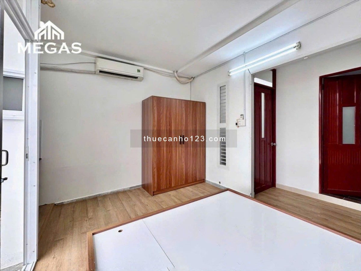 Căn hộ ban công Q10, giáp Q1- gần Đh UEH, Đh Văn Hiến, Đh Hoa Sen, 