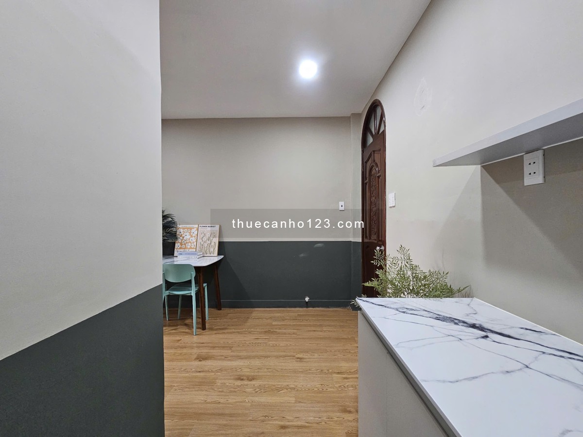 Căn hộ 1PN, ban công, tách bếp. Gần Đh Luật, Đh Nguyễn Tất Thành, cầu Ông Lãnh, cầu Calmette,...