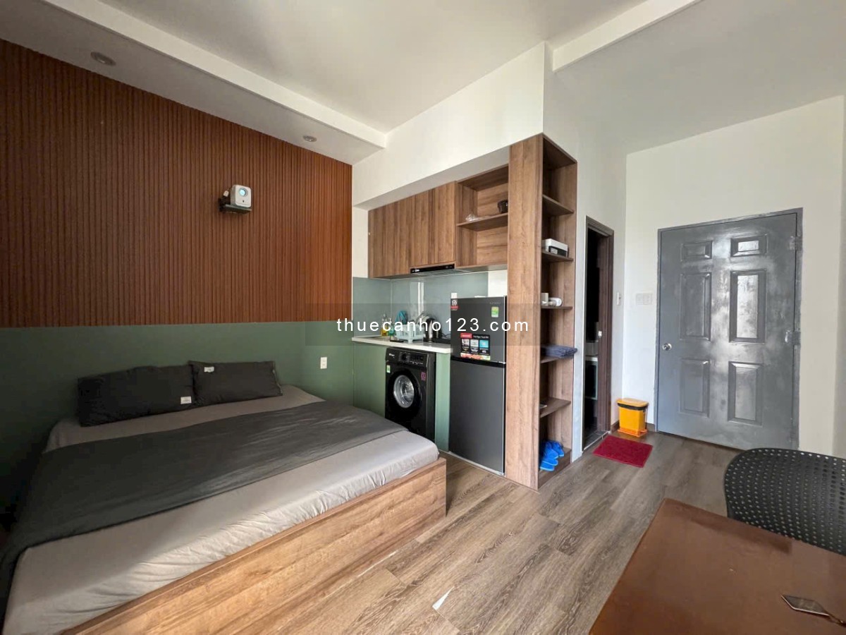 Thuê ngay studio 30m² nội thất cao cấp Bùi Đình Tuý Bình Thạnh gần Quận 1, Quận 3