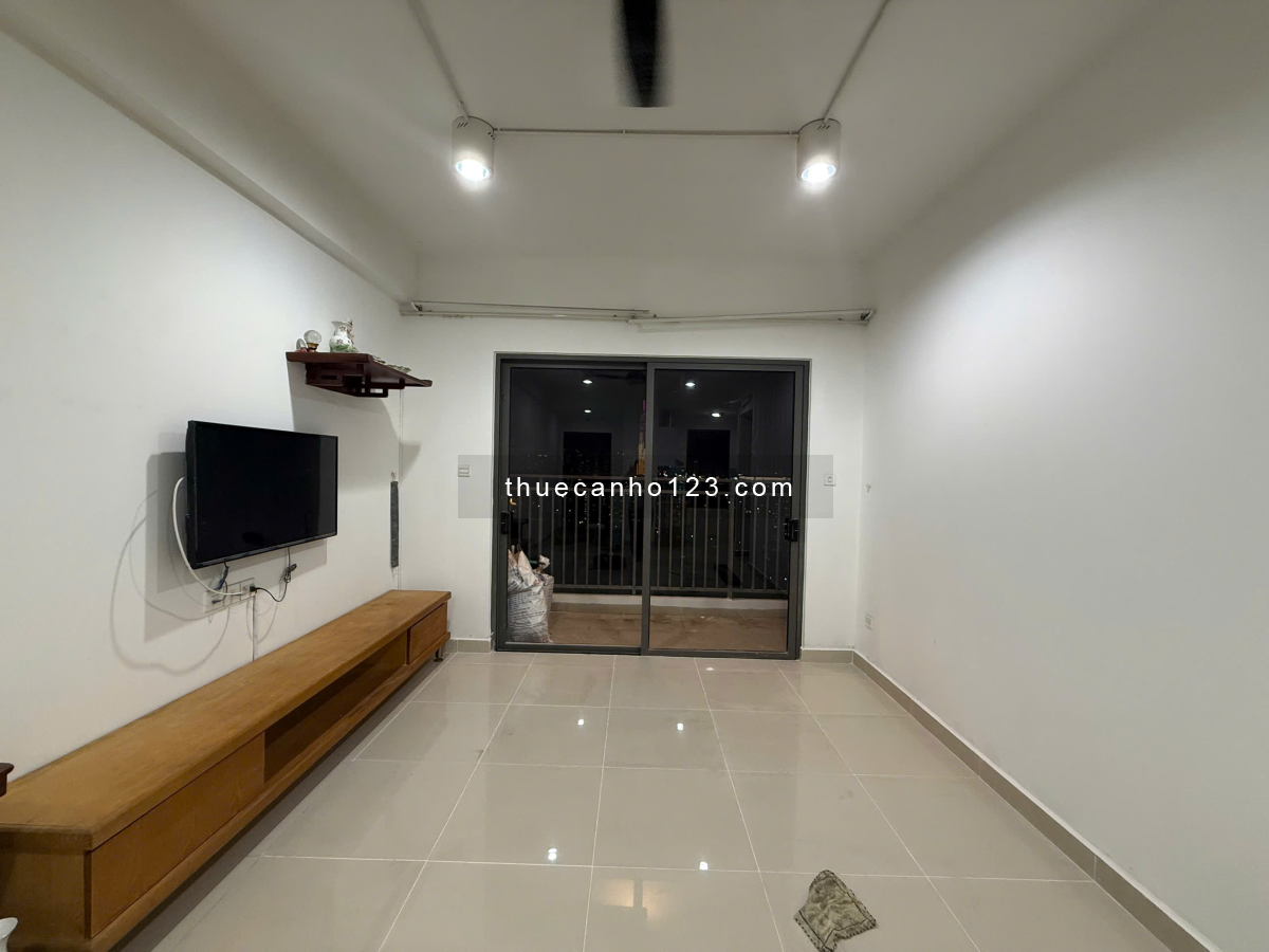 Cực Hiếm, 3 Phòng ngủ nội thất cơ bản, Chỉ 18,5 triệu. Ban công dài và view LM81, tại The Sun Avenue