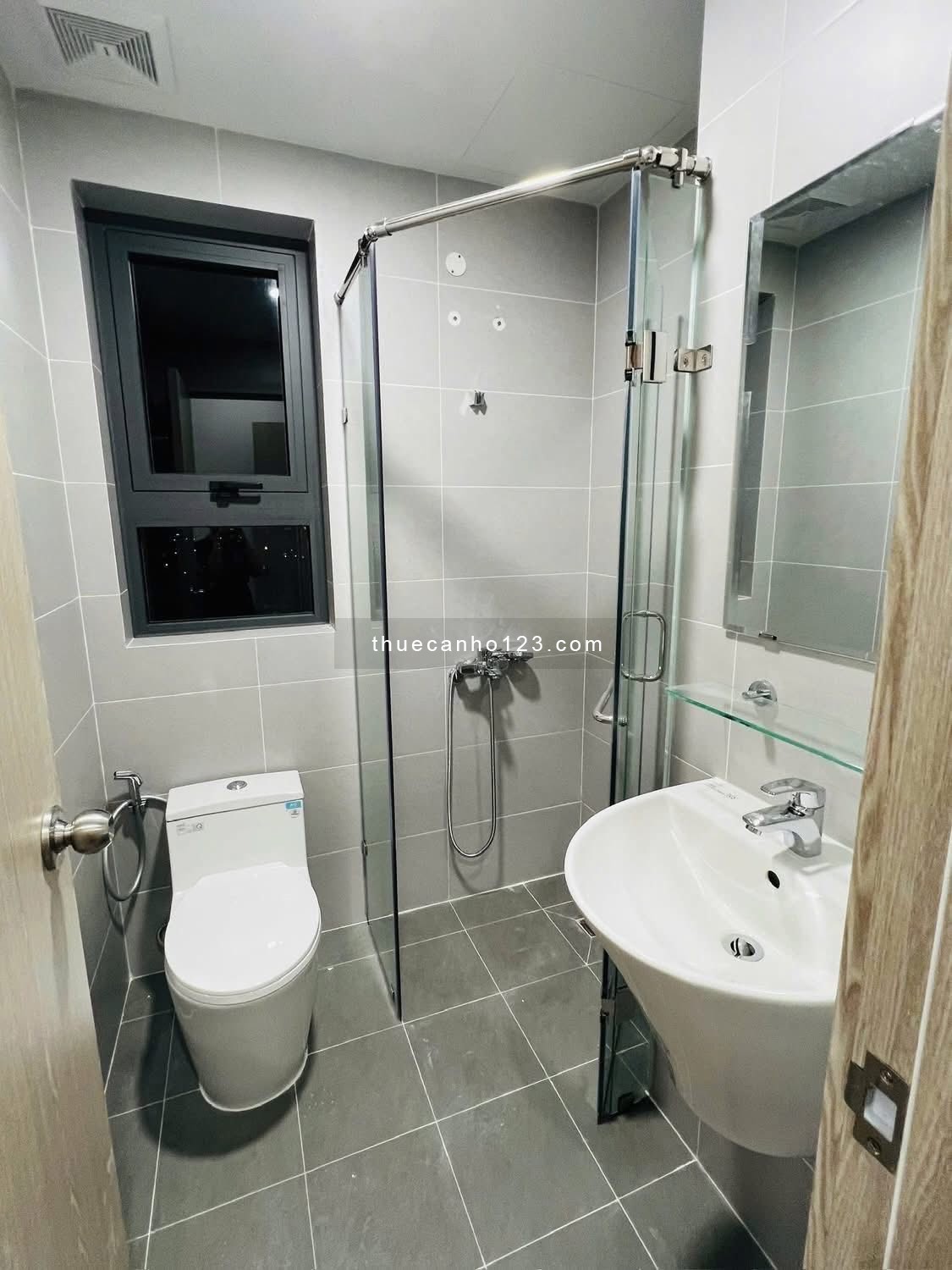 Cho thuê căn hộ Bcons Polygon - 2PN 2WC full nội thất