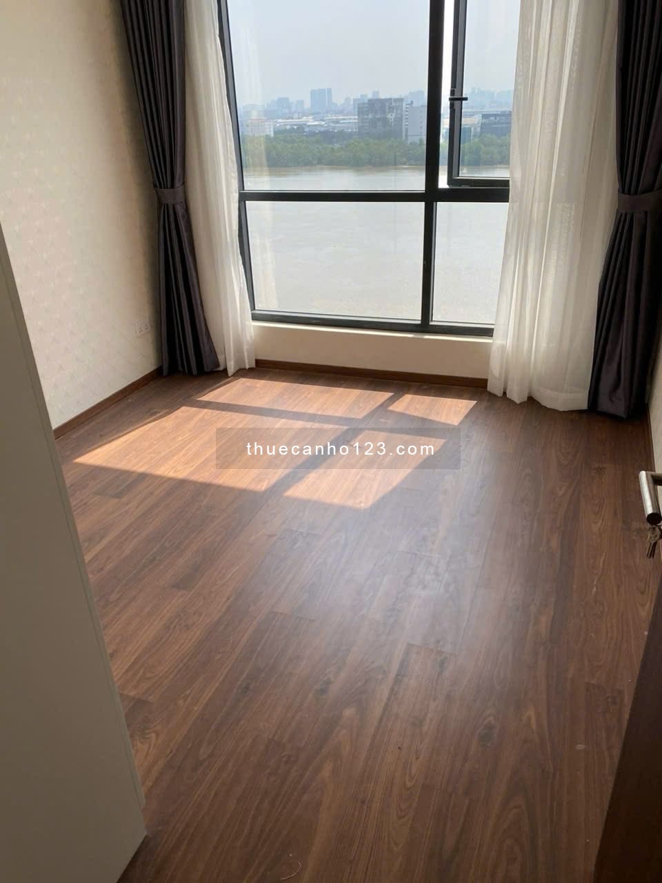 Chung cư One Verandah – cho thuê căn góc 3PN view trực diện sông hiếm có