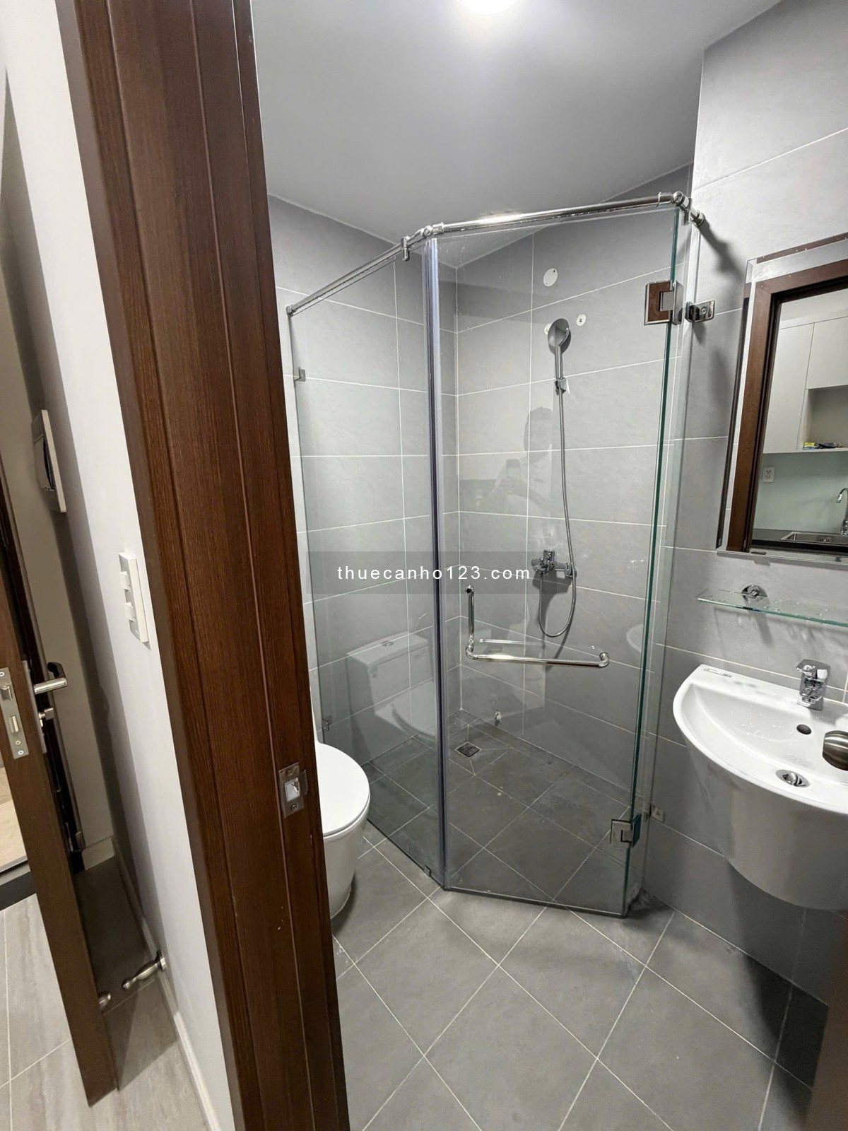 Chính chủ cho thuê căn hộ Studio – Tháp Bcons City