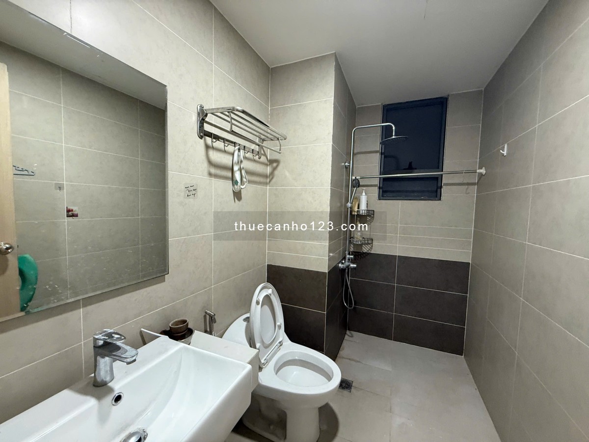 Cực Hiếm, 3 Phòng ngủ nội thất cơ bản, Chỉ 18,5 triệu. Ban công dài và view LM81, tại The Sun Avenue