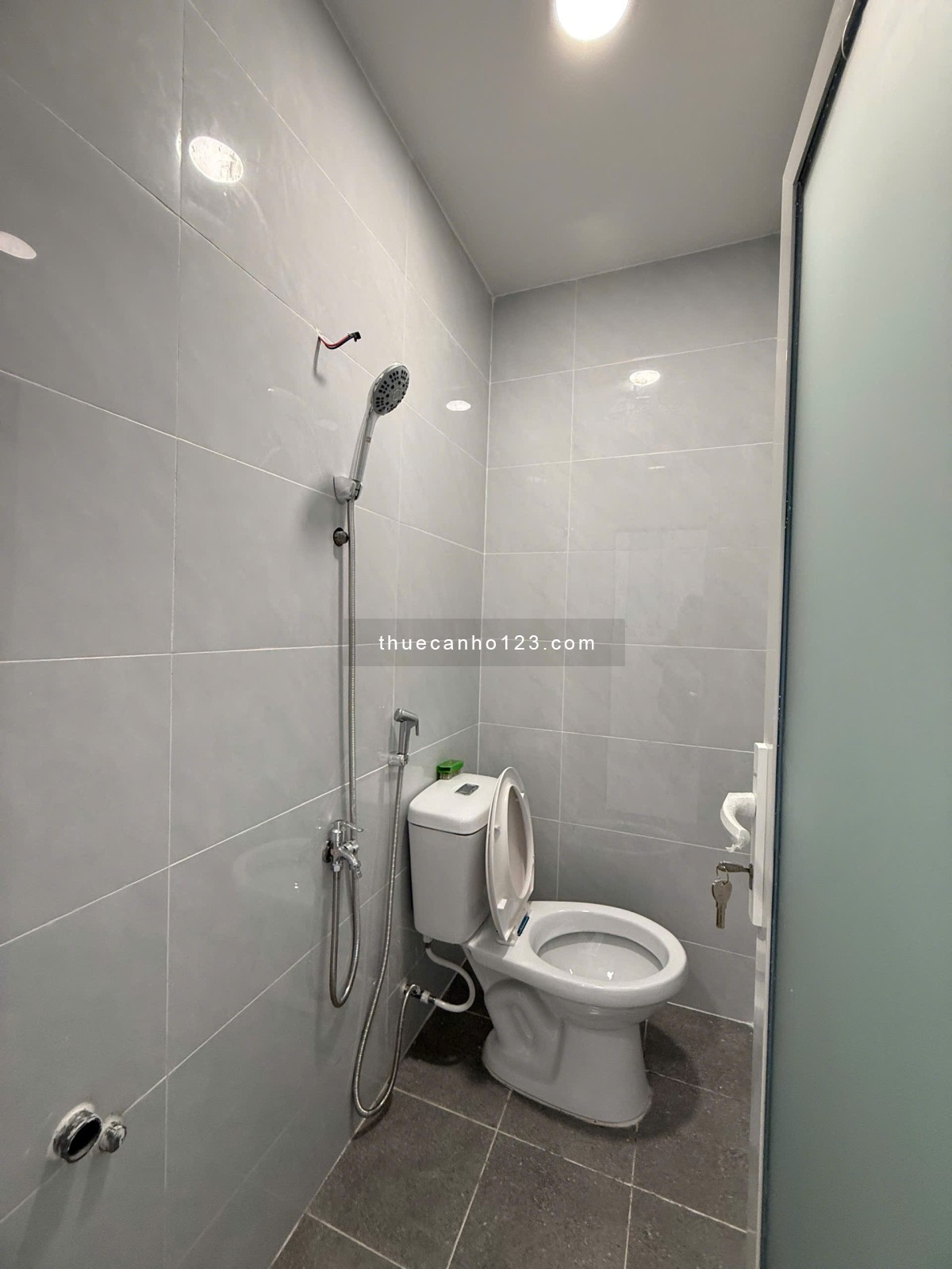 Chính chủ cho thuê căn hộ 2PN mới toanh ngay trung tâm Quận 4