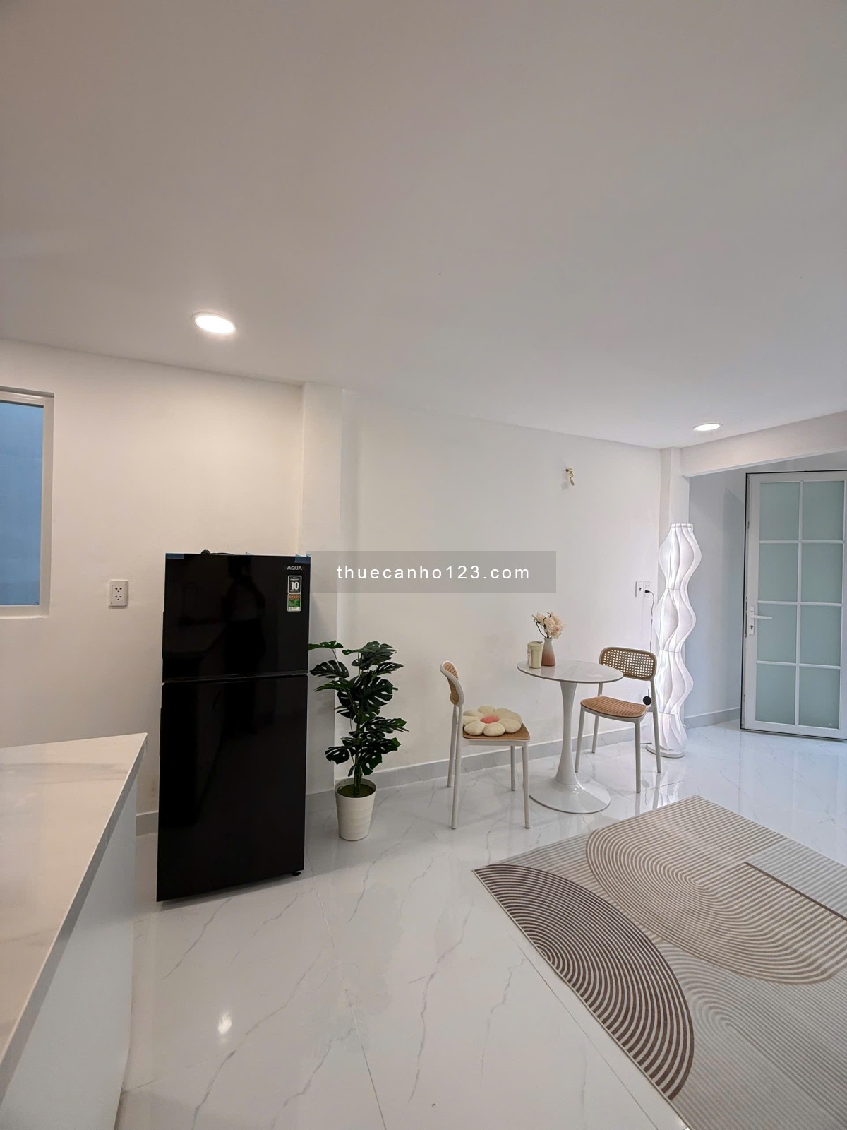 Chính chủ cho thuê căn hộ 2PN mới toanh ngay trung tâm Quận 4