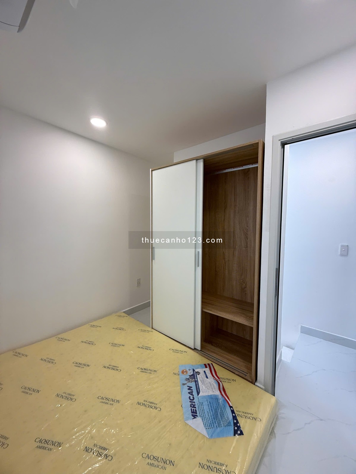 Chính chủ cho thuê căn hộ 2PN mới toanh ngay trung tâm Quận 4