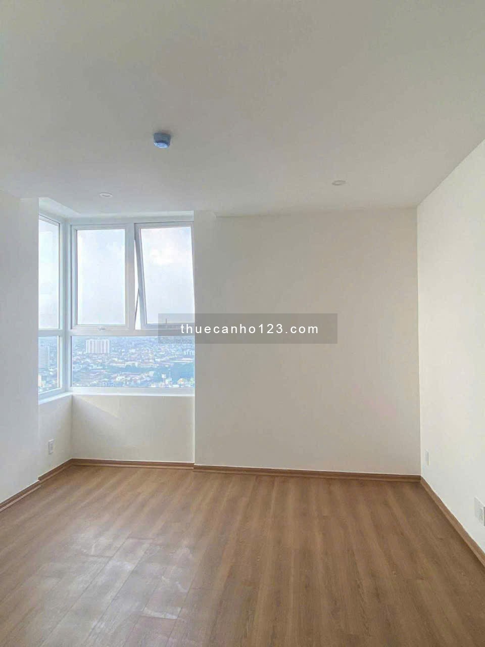 Căn 3p ngủ Carillon 5, Tân Phú giá 11tr/th ( không nội thất)