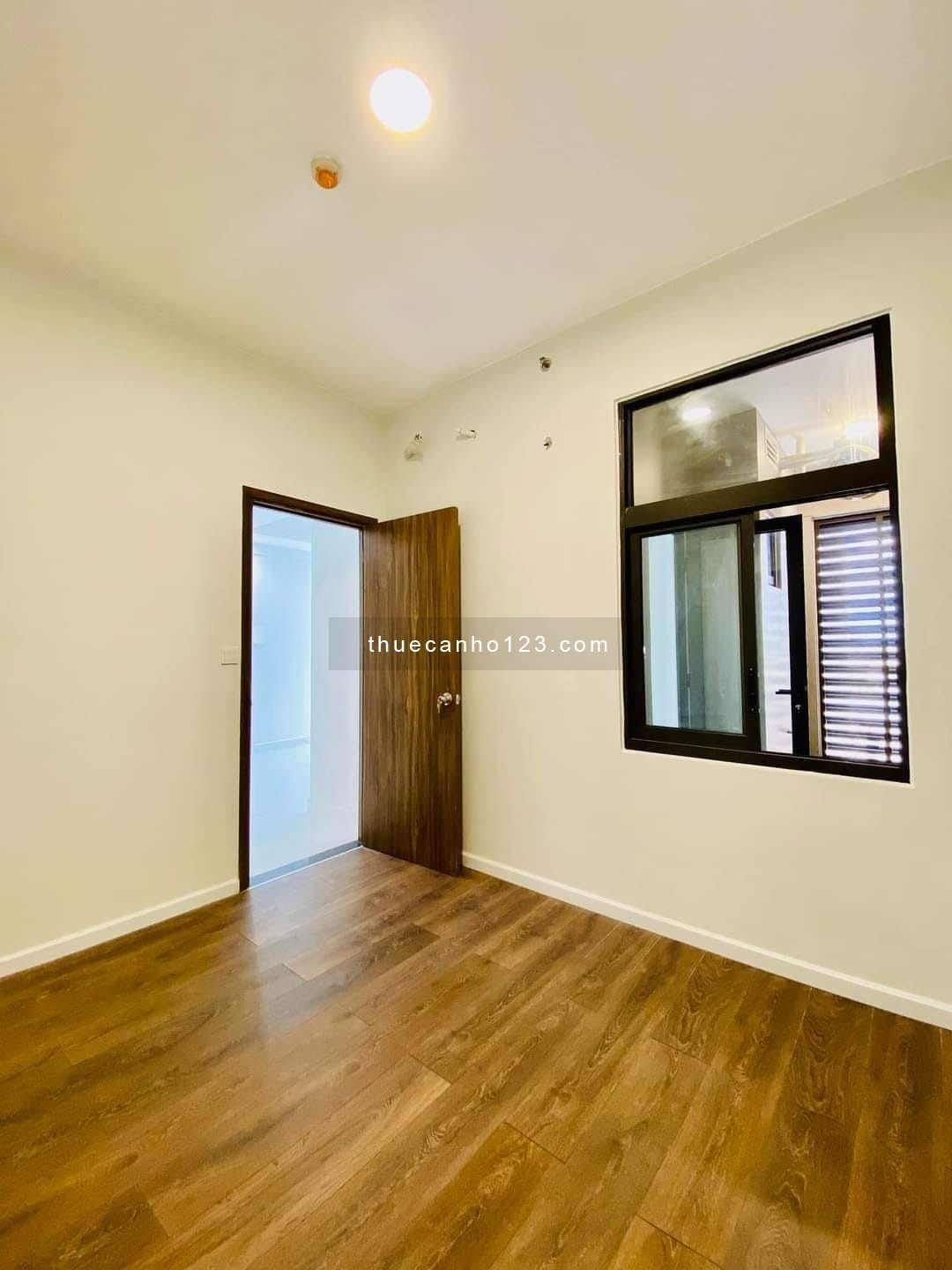 5 triệu có liền căn hộ 2 phòng ngủ, sạch sẽ, mát mẻ, có ban công