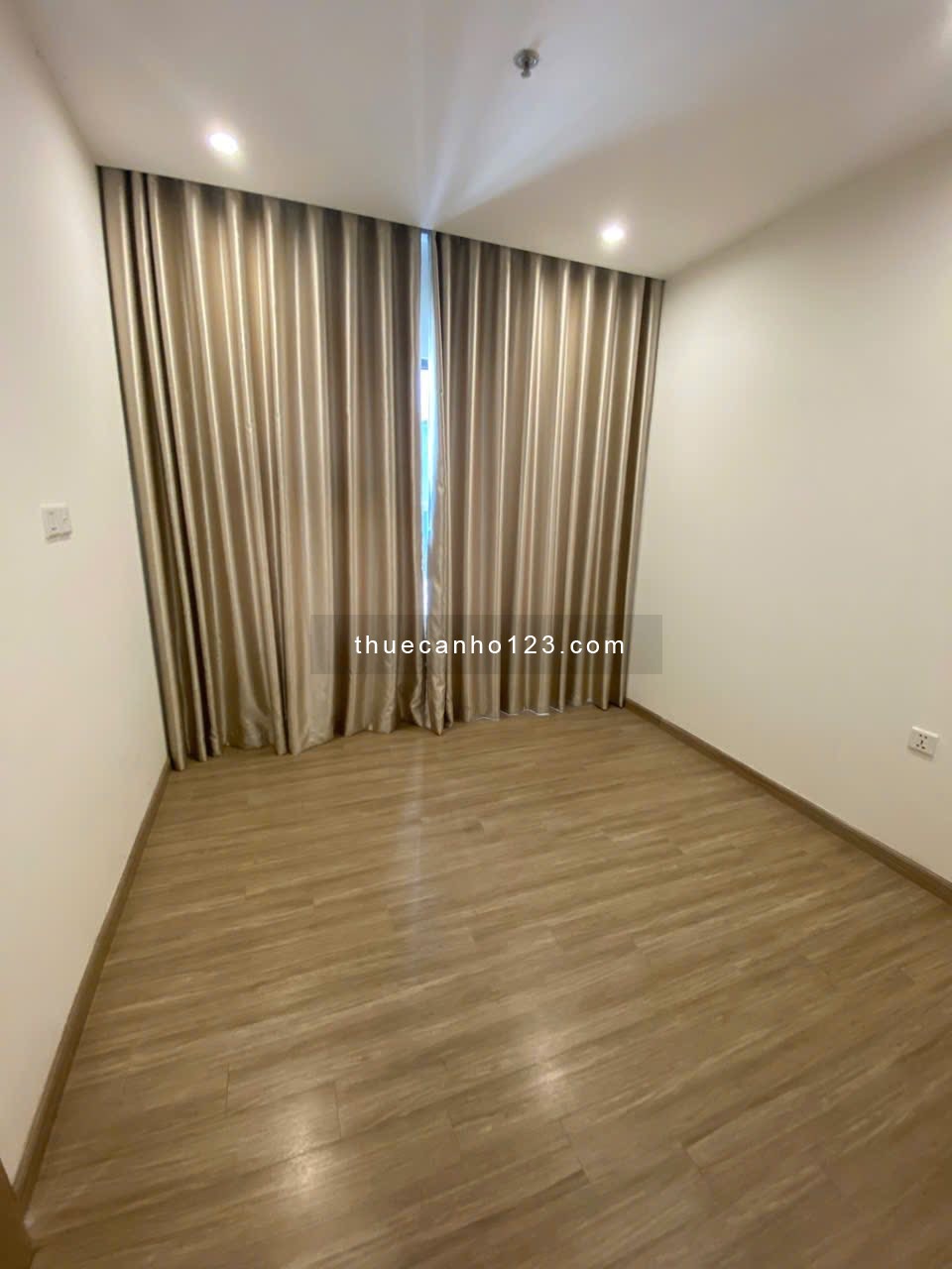 Cho thuê căn hộ góc S1.02 – 2PN, 2WC, tầng cao