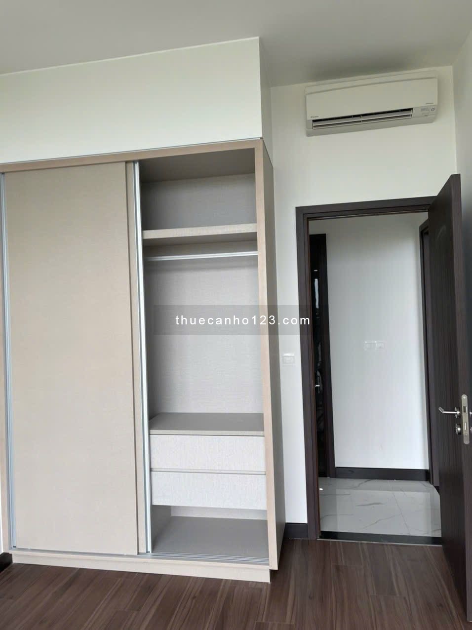 Cho thuê căn hộ Empire City Thủ Thiêm – lầu cao, view thoáng cực đẹp