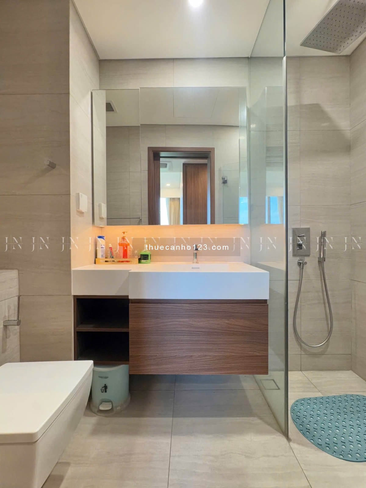 Cho thuê căn hộ góc 4PN The Galleria – Metropole